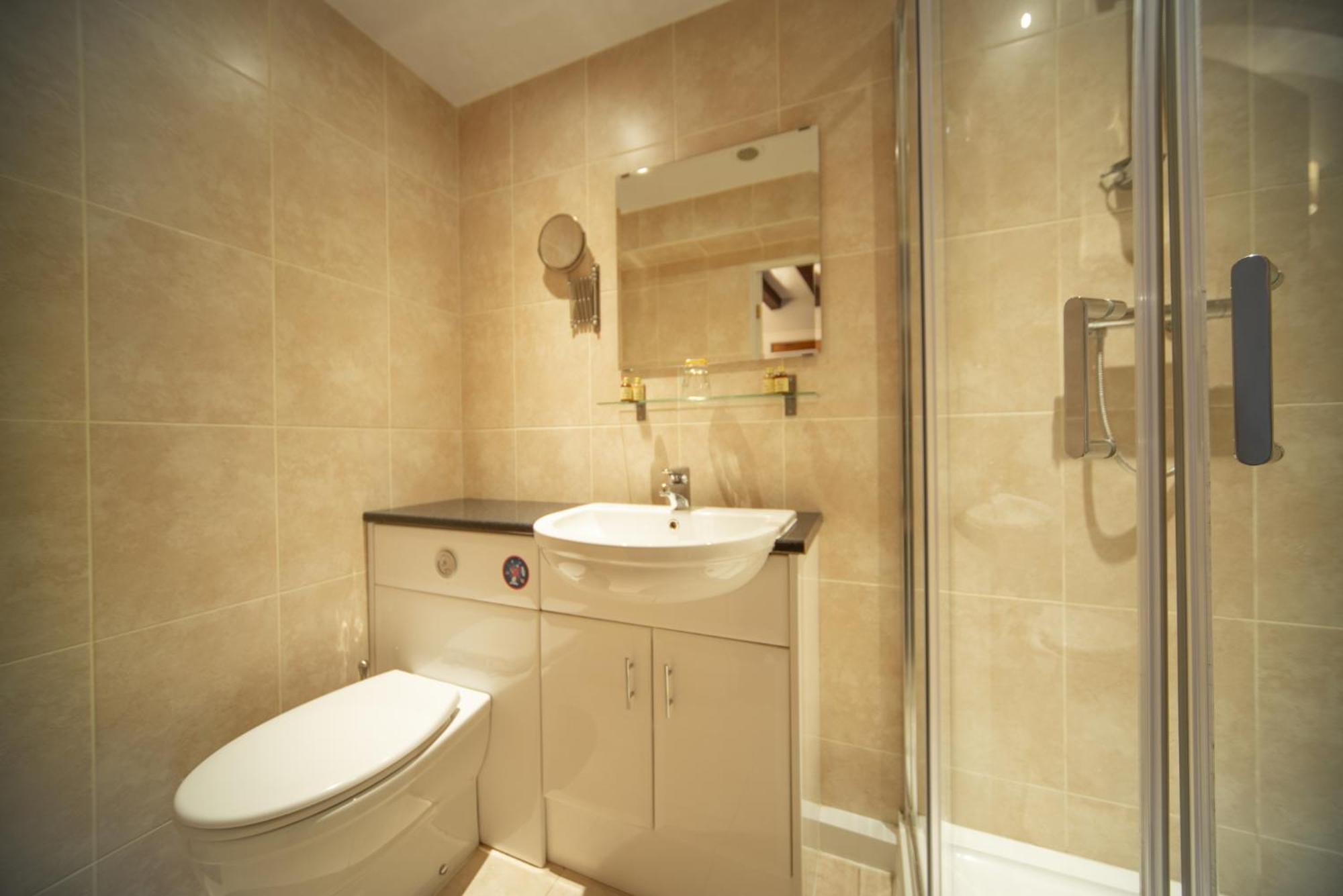The Angel Of Corbridge Hotel Room photo